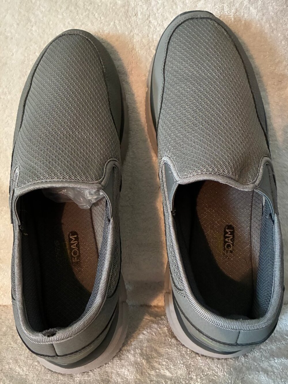 Skechers Men's Size 10 Memory Foam Shoes